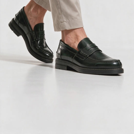 Mocassini college in pelle abrasivata - Verde - Arconero lookbook