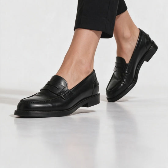 Mocassini Donna in Abrasivato - Nero - Arconero lookbook